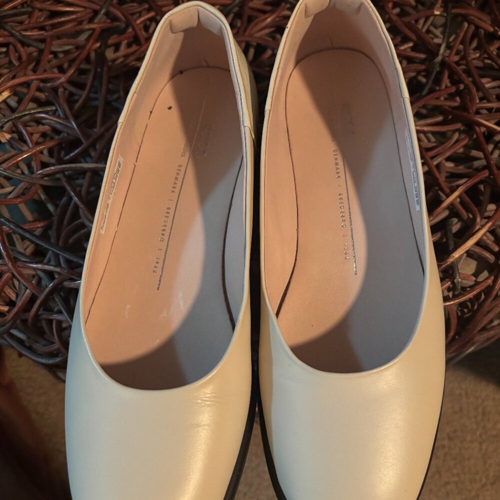 Ecco Womens size 8.5 Ballerina shoes - Picture 3 of 4